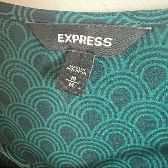 Express Art Deco Short Sleeve Dress Top Green Career Office Business Medium - Picture 3 of 8